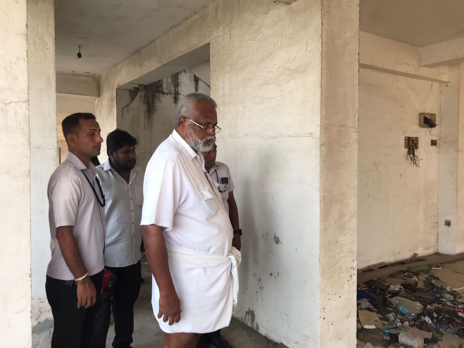 யாழ். நகரின் தூய்மை குறித்து அவதானம் : கள விஜயம் செய்த அமைச்சர் டக்ளஸ்