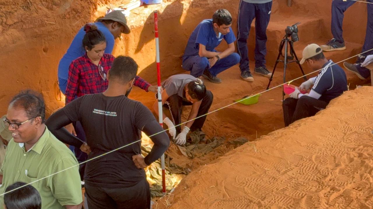 எட்டாம் நாள் அகழ்வில் இரண்டு மனித எச்சங்களும், துப்பாக்கி சன்னங்களும் மீட்பு.