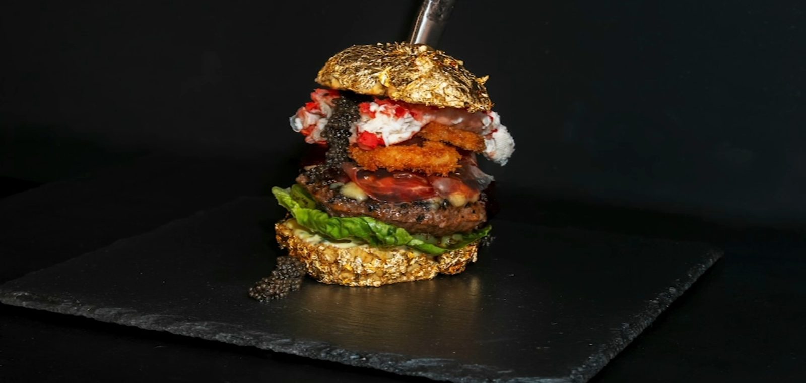 16 இலட்சத்துக்கு ஒரு கோல்டன் பாய் – தங்க பர்கர் சாப்பிட்டது உண்டா?