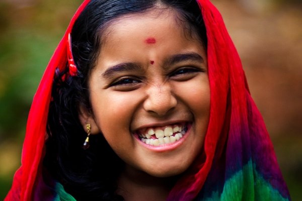 சிரிப்பது கட்டாயம் –  அமுல்படுத்தப்பட்டுள்ள புதிய சட்டம்