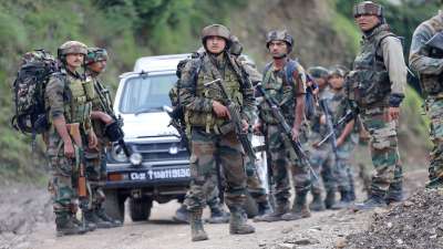 பயங்கரவாத தாக்குதல் – 5 இராணுவத்தினர் பலி