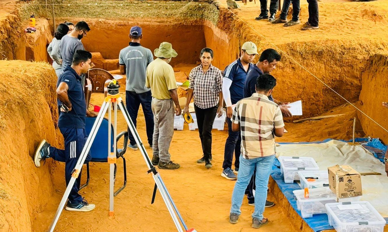 கொக்குத்தொடுவாய் மனித புதைகுழி: 52 மனித எச்சங்கள் அடையாளம்