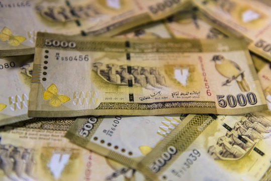 அரச ஊழியர்களின் சம்பளத்தை மீண்டும் அதிகரிக்க யோசனை