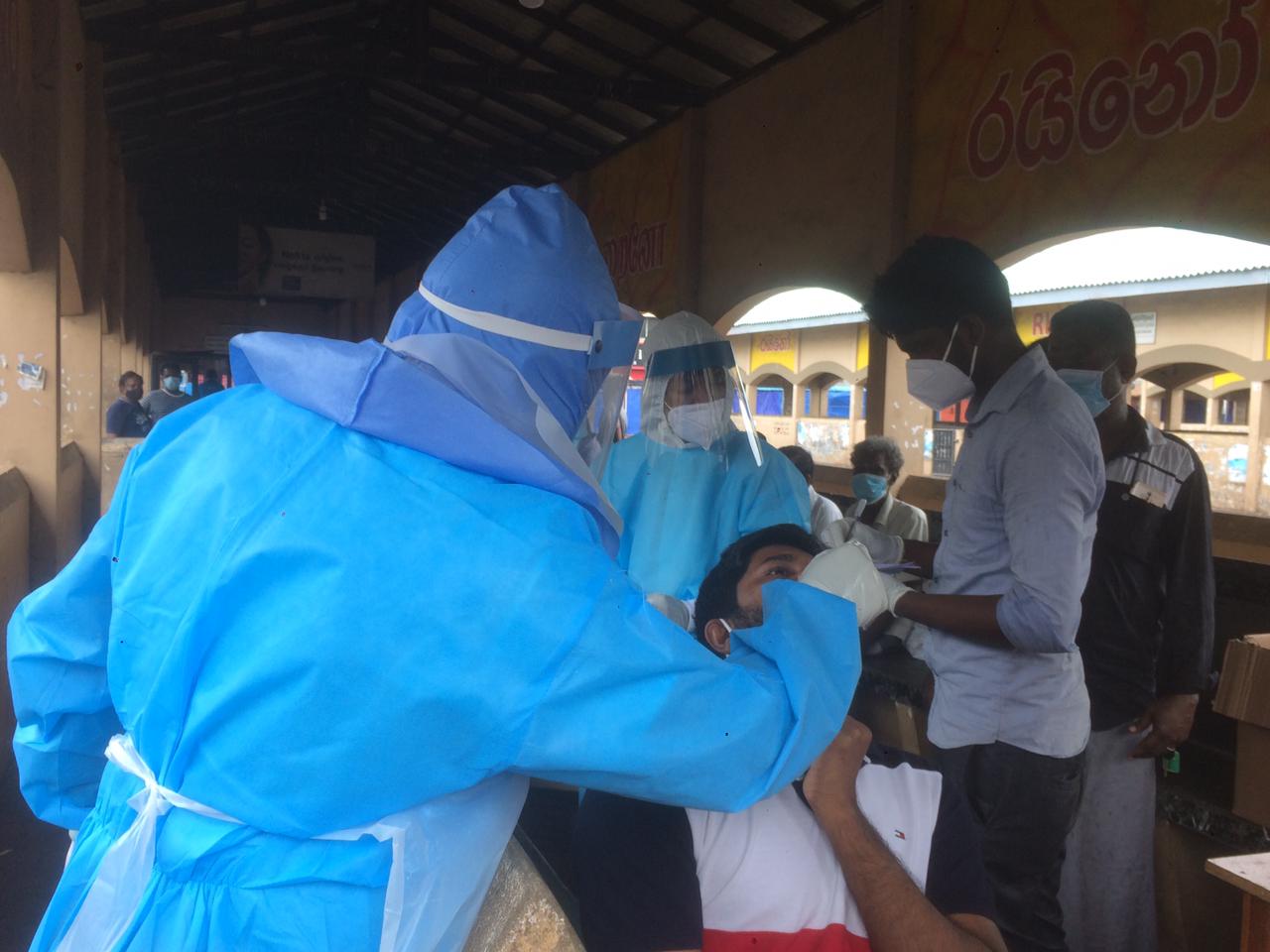 பயணத்தடை  வேளையில் யாழ் நகரில் நடமாடியோருக்கு  அன்டிஜன் பரிசோதனை