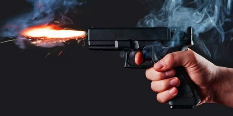 டெல்லி நீதிமன்ற வளாகத்தில் துப்பாக்கிச்சூடு : நால்வர் உயிரிழப்பு!