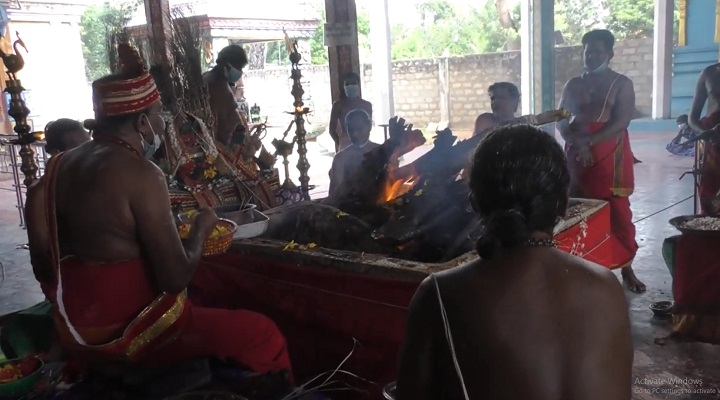 கிளிநொச்சியில் கொடிய நோயிலிருந்து விடுபட மாபெரும் யாக சாந்தி பூசை