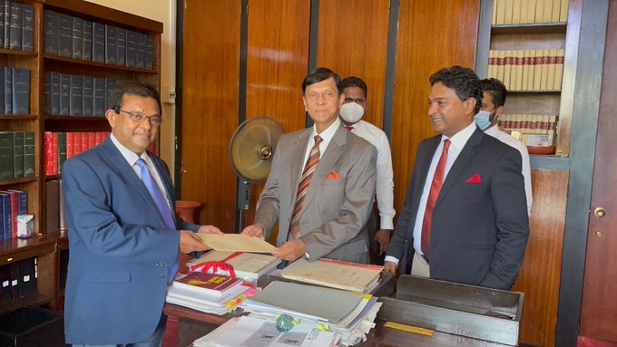 பதவியை துறந்தார் கப்ரால்: இராஜினாமா கடிதம் கையளிப்பு