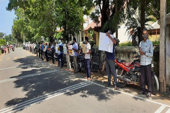 ஆசிரியர் தினமான இன்று யாழ்ப்பாணத்தில் போராட்டம்!