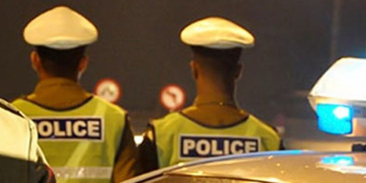 மட்டக்களப்பில் 5ஆயிரம் ரூபா இலஞ்சமாக பெற்ற 3 போக்குவரத்து பொலிஸார் பணிநீக்கம்!