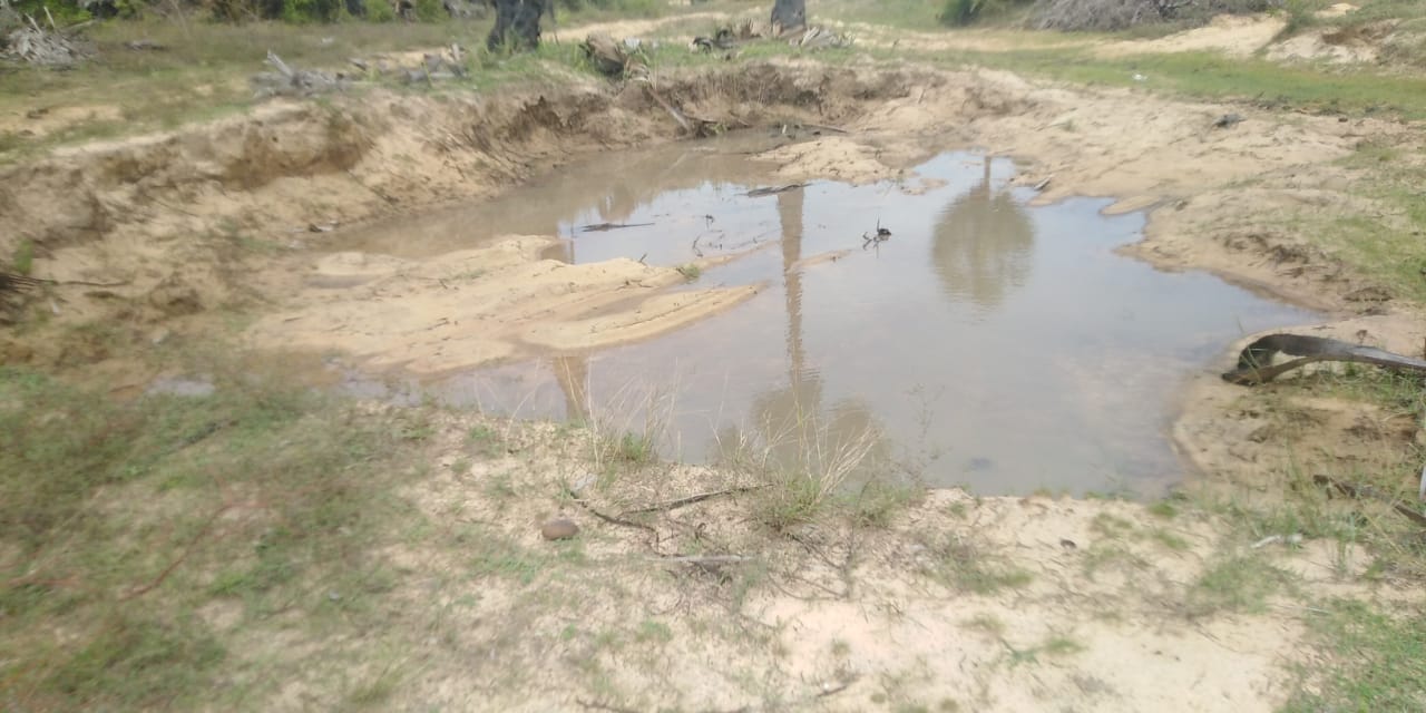 முகமாலை பகுதியில் சட்டவிரோதமாக மண் அகழ்வு – மக்கள் விசனம்!