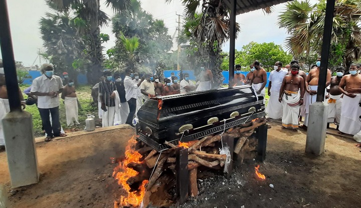 குகஸ்ரீ குமாரதாஸ மாப்பாண முதலியாரின் பூதவுடல் தீயில் சங்கமம்