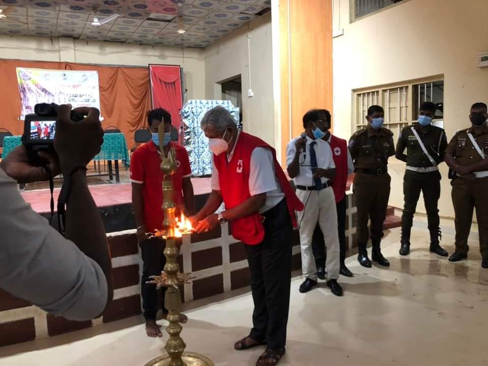 செஞ்சிலுவை சங்கத்தின் ஒத்துழைப்புடன் வீதி ஒழுங்கு தொடர்பான விழிப்புணர்வு செயற்திட்டம்!