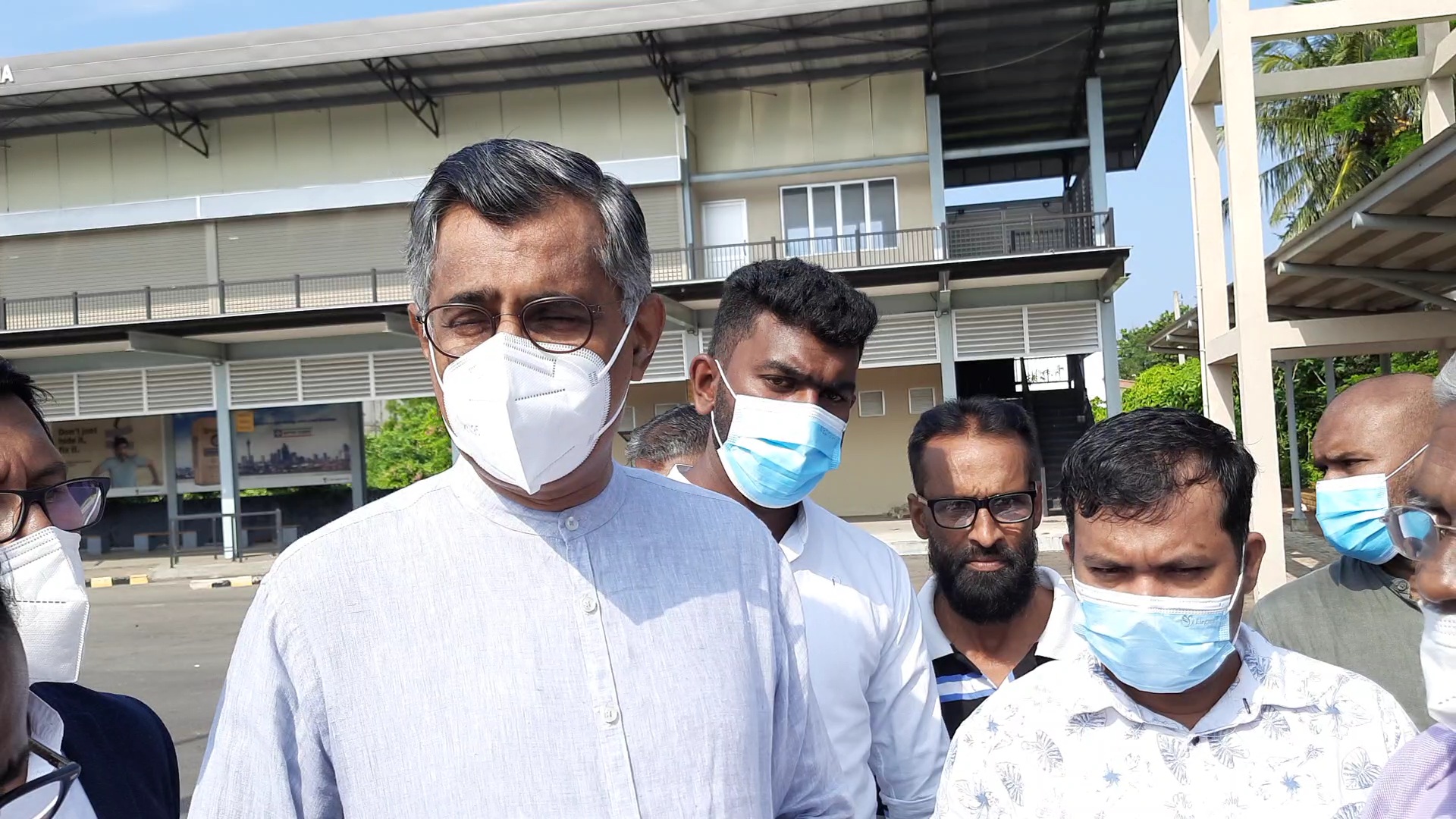 யாழில் தடைப்பட்டுள்ள அபிவிருத்தி திட்டங்களை தொடர்ச்சியாக முன்னெடுக்க வேண்டும் – சம்பிக்க!