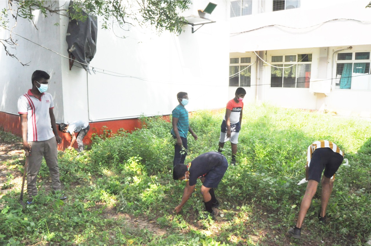 மன்னார் மாவட்ட சாரணர் சங்கத்தின் ஏற்பாட்டில் மன்னார் பொது வைத்தியசாலையில் சிரமதானம்!