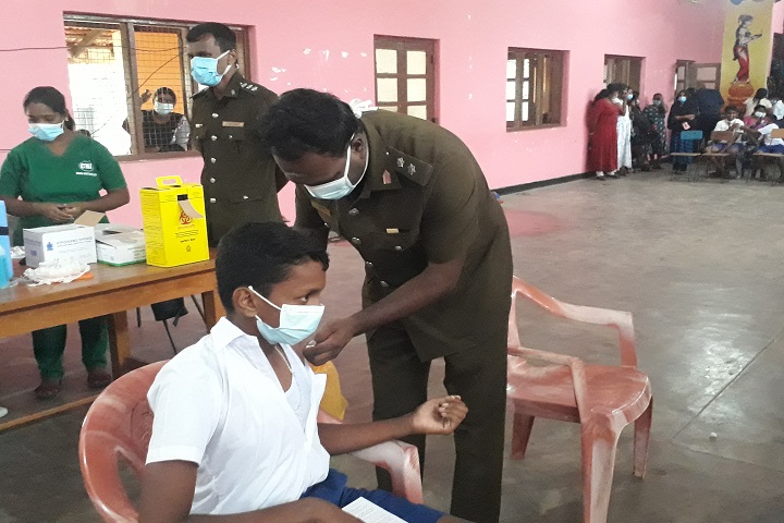 மட்டக்களப்பு மாவட்டத்தில் பாடசாலை மாணவர்களுக்கு பைசர் தடுப்பூசி ஏற்றும் நடவடிக்கை ஆரம்பம்!