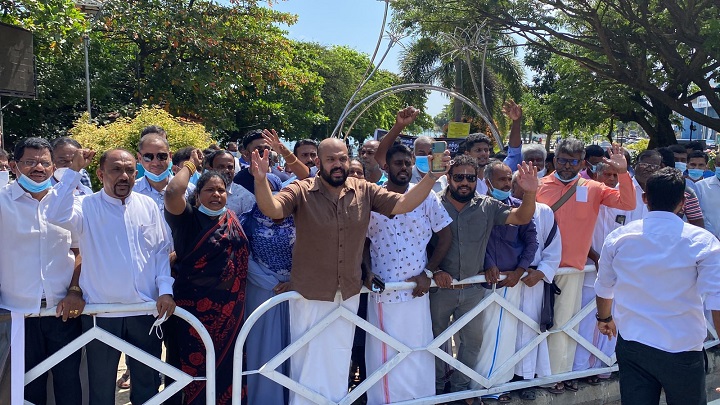 பயங்கரவாத தடைச்சட்டத்தை இரத்து செய்யுமாறு கோரும் போராட்டத்தில் அலி சப்ரிக்கு எதிராக முஸ்லீம் பெண்கள் ஆவேசம்!