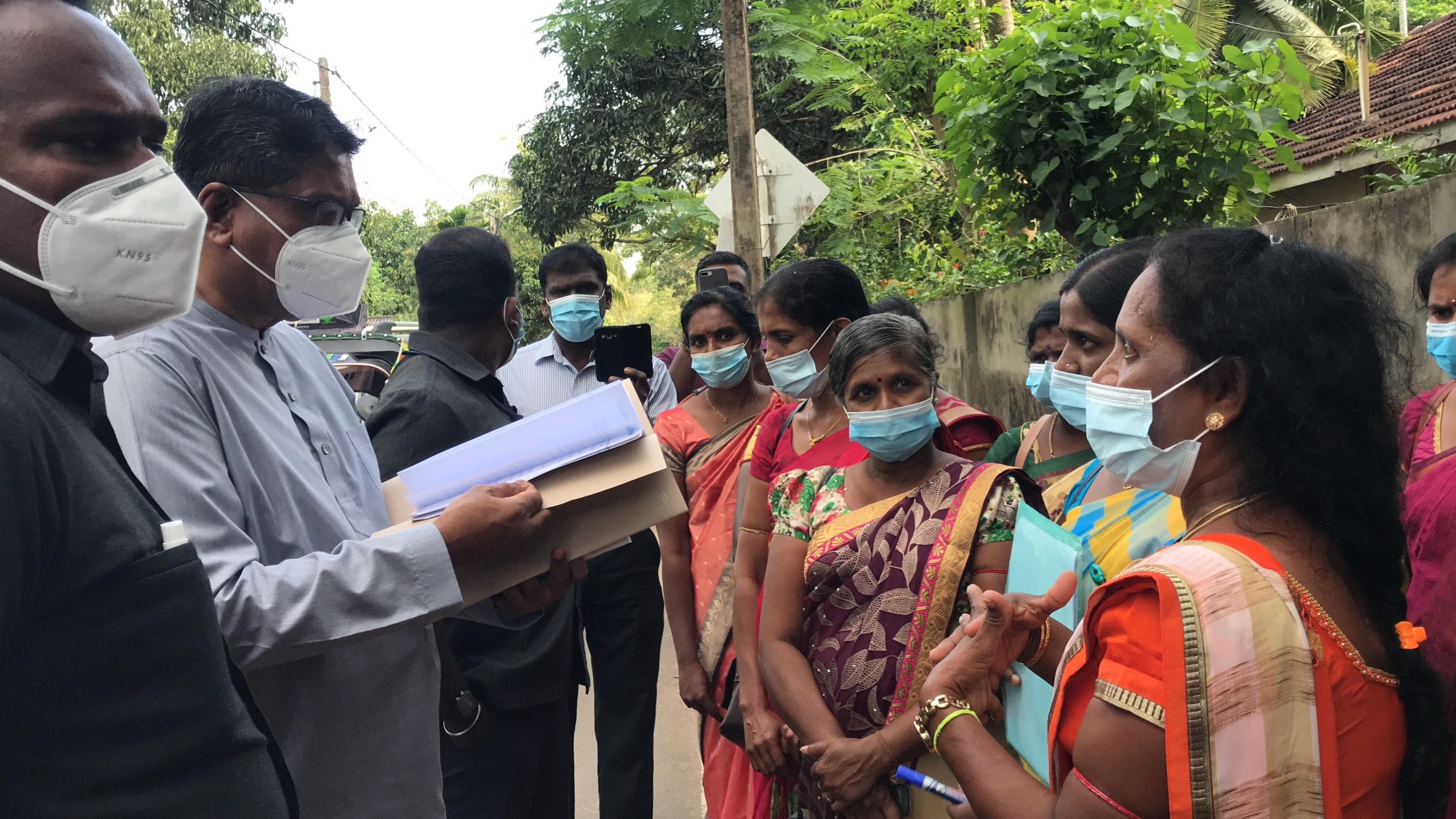 வவுனியாவில் வடக்கு முன்பள்ளி ஆசிரியர்கள் ஆர்பாட்டம்!