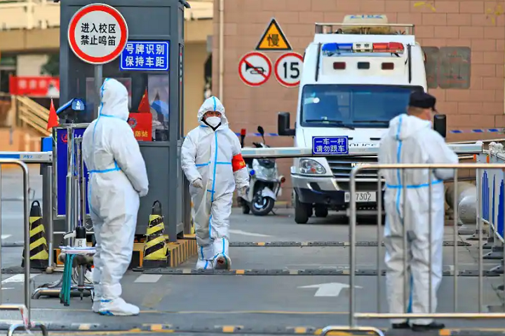 சீனாவில் மீண்டும் வேகமெடுக்கும் கொவிட் தொற்று: மக்களின் இயல்பு வாழ்க்கை பாதிப்பு!