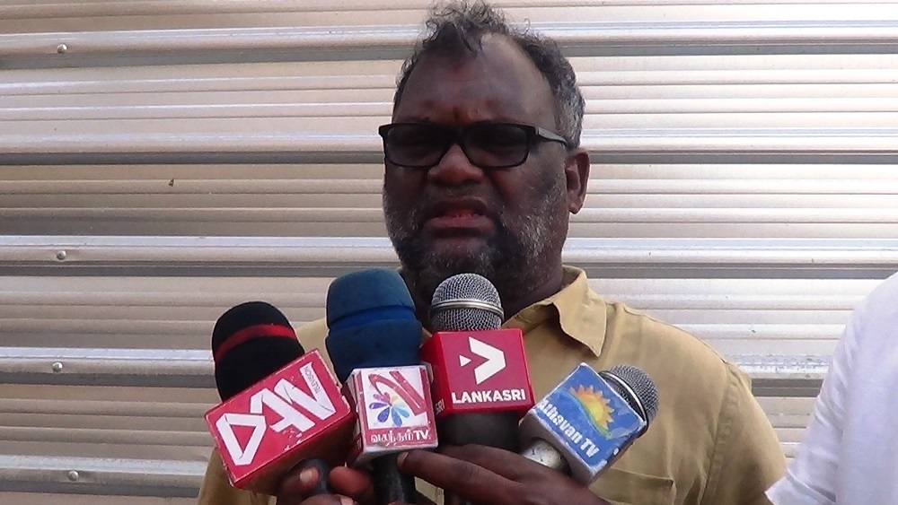 தமிழர்களுக்கு அரசியல் தீர்வு தேவையில்லை என கூறும் ஜனாதிபதி, கூட்டமைப்புடன் எதற்கு பேச்சு நடத்த வேண்டும்?