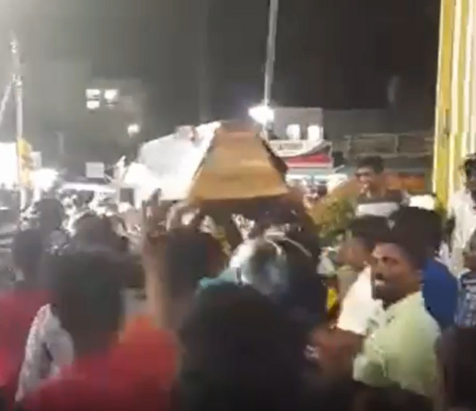 அமைச்சர் நஸீர் அஹமட்டிற்கு எதிராக ஏறாவூரில் ஆர்ப்பாட்டம்!