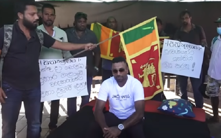 முன்னாள் கிரிக்கெட் வீரர் உண்ணாவிரதப் போராட்டம்!