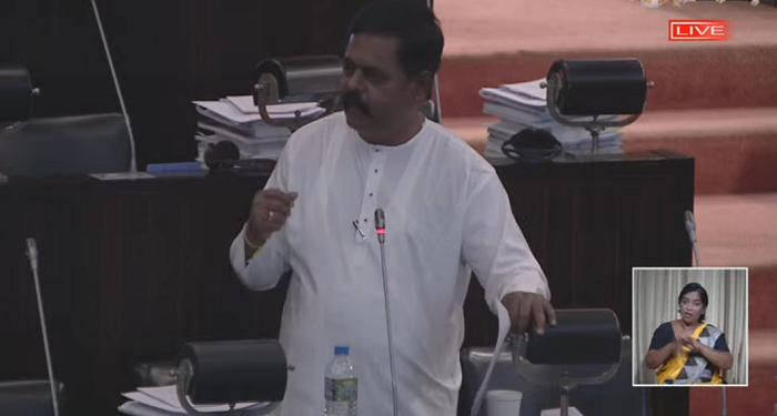 நாடளாவிய ரீதியில் போராட்டம் இடம்பெறும் நிலையில் வடக்கில் காணி அபகரிப்பு – சபையின் கவனத்திற்கு கொண்டுவந்தார் ஸ்ரீதரன்