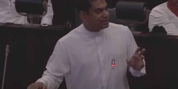 இன்னும் இரண்டு நாட்களுக்கு பெற்றோல் கிடைக்காது – வரிசையில் காத்திருக்க வேண்டாம்: அரசாங்கம்