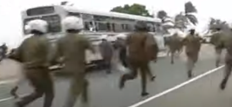 காலிமுகத்திடலை நோக்கிச் சென்ற மஹிந்த ஆதரவாளர்கள் பொலிஸாரால் தடுத்து நிறுத்தம்!