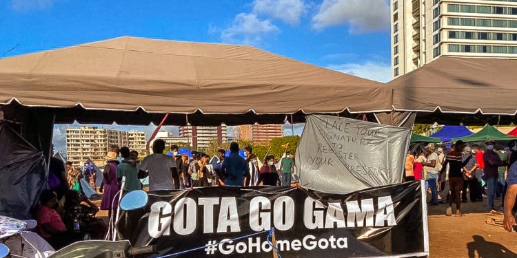 “கோட்டா கோ கம” போராட்ட தளத்தில் இருந்து இலங்கை செஞ்சிலுவைச் சங்கம் வெளியேறுவதாக அறிவிப்பு