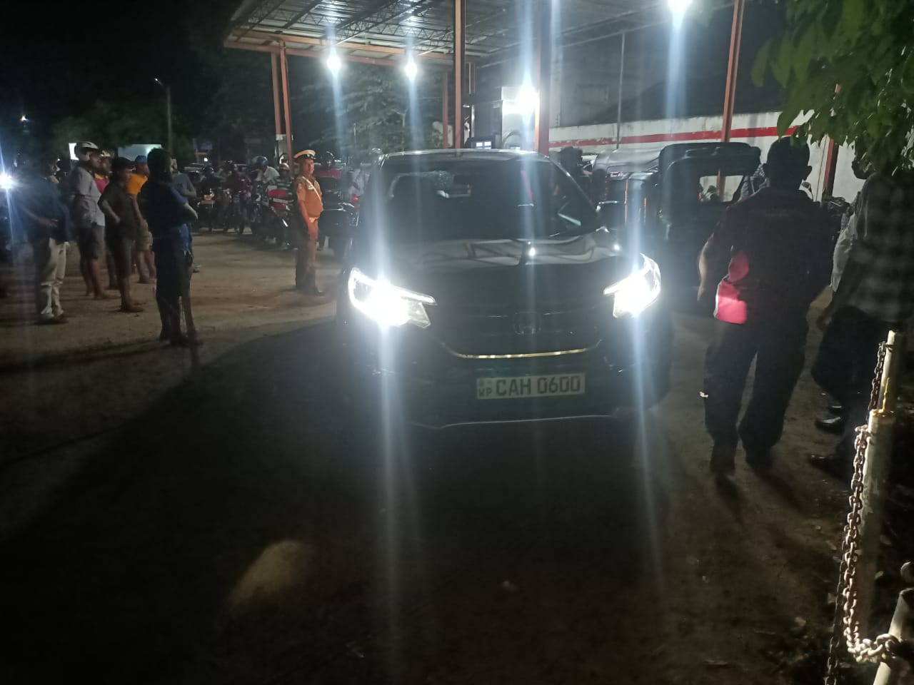 வவுனியாவில் அரசாங்க அறிவுறுத்தலை மீறி எரிபொருள் விநியோகம்!