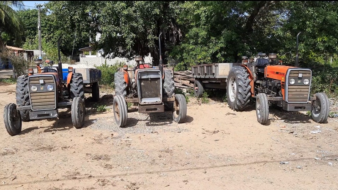 அல்லிபளை பகுதியில் சட்டவிரோத மண் அகழ்வில் ஈடுபட்ட மூவர் கைது!
