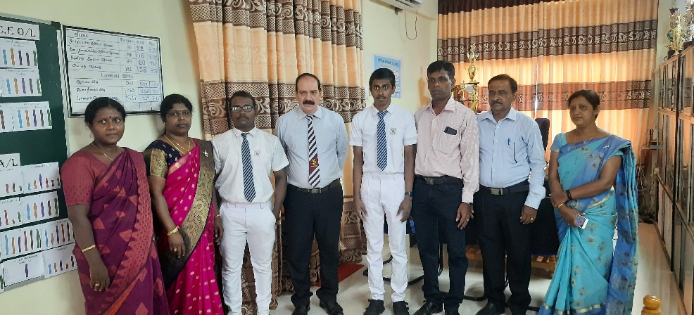 யாழ். மத்திய கல்லூரி மாணவர்கள் இருவர் மாவட்டத்தில் முதலிடம்!