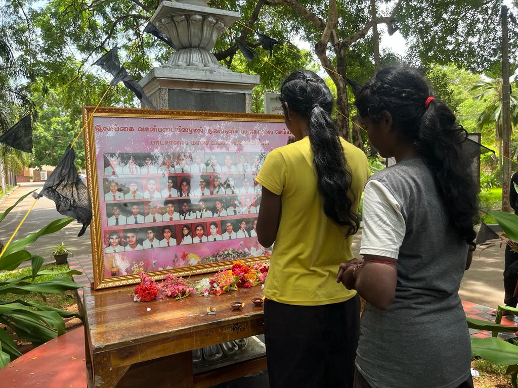 செஞ்­சோ­லை படு­கொ­லை­யின் 16 ஆம் ஆண்டு  நினைவு இன்று!