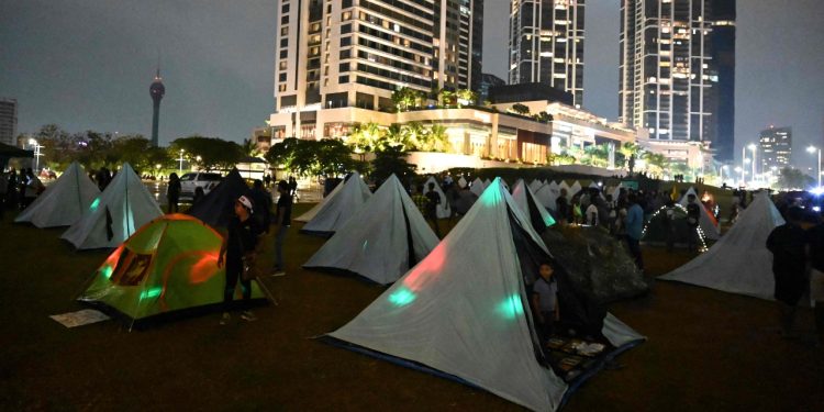 கோட்டா கோ கமயிலிருந்த எஞ்சிய கூடாரங்களும் அகற்றம்!