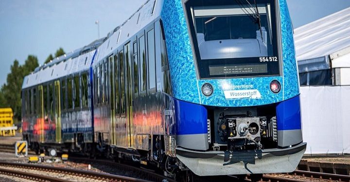 உலகிலேயே முதல்முறையாக ஹைட்ரஜனை எரிபொருளாகக் கொண்டு இயங்கும் ரயில் சேவை ஜேர்மனியில் ஆரம்பம்!