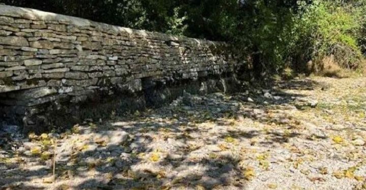 வறட்சிக்குள் நுழையும் இங்கிலாந்து: இதுவரை இல்லாத அளவு தேம்ஸ் நதியில் நீர்மட்டம் வீழ்ச்சி!