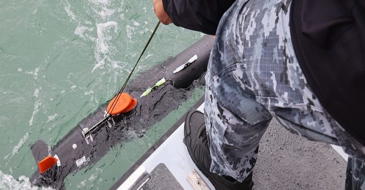 நீருக்கடியில் உள்ள கண்ணிவெடிகளை அகற்றுவதற்கு உக்ரைனிய கடற்படையினருக்கு ட்ரோன் பயிற்சி!