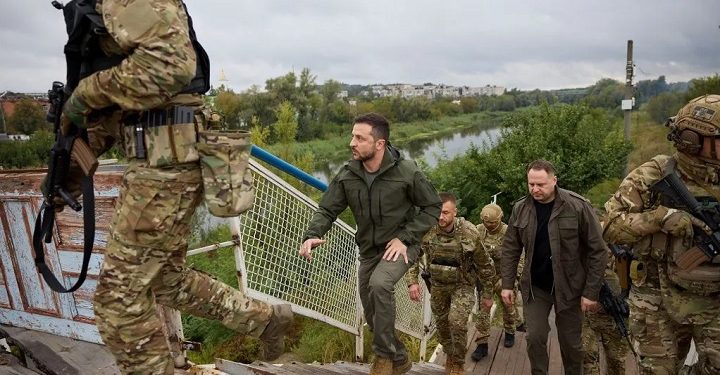 சிறு காயங்களுடன் அதிர்ஷ்டவசமாக உயிர்தப்பினார் உக்ரைன் ஜனாதிபதி!