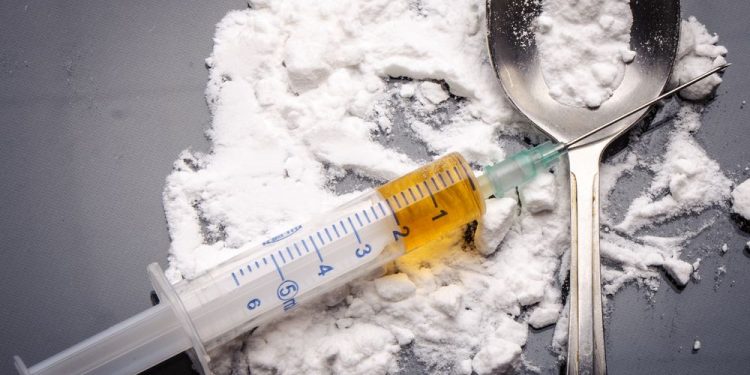 யாழில் பாடசாலை மாணவன் ஹெரோயினுடன் கைது!