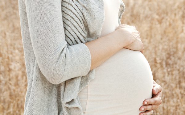 வீடுகளில் வாடகை தாய்களை அடைத்து வைத்து சிகிச்சை!