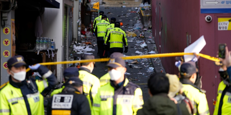 ஹாலோவீன் நெரிசலில் சிக்கி 151 பேர் உயிரிழப்பு, தென்கொரியாவில் துக்க தினம் பிரகடனம் !