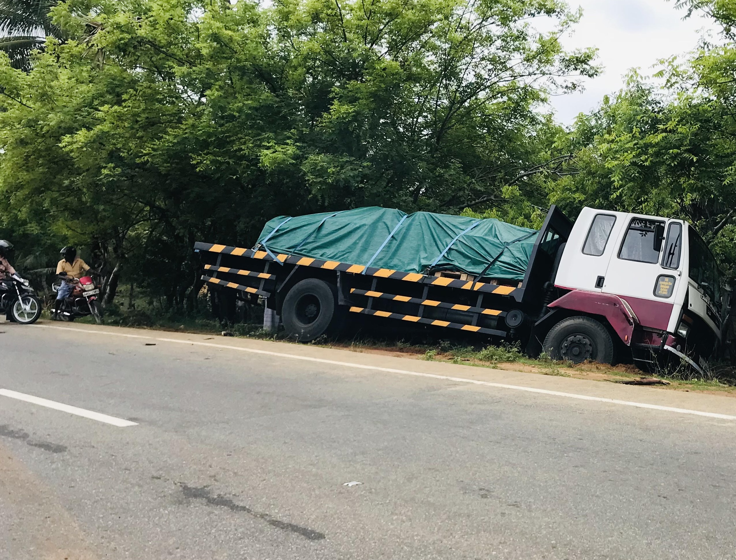 கிளிநொச்சி பளை பகுதியில் விபத்து