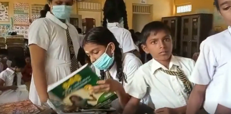 தேசிய வாசிப்பு மாதத்தை முன்னிட்டு மட்டக்களப்பில் புத்தகக் கண்காட்சி