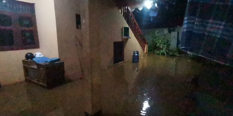 வவுனியாவில் கடும்மழை – இயல்பு வாழ்க்கை பாதிப்பு !