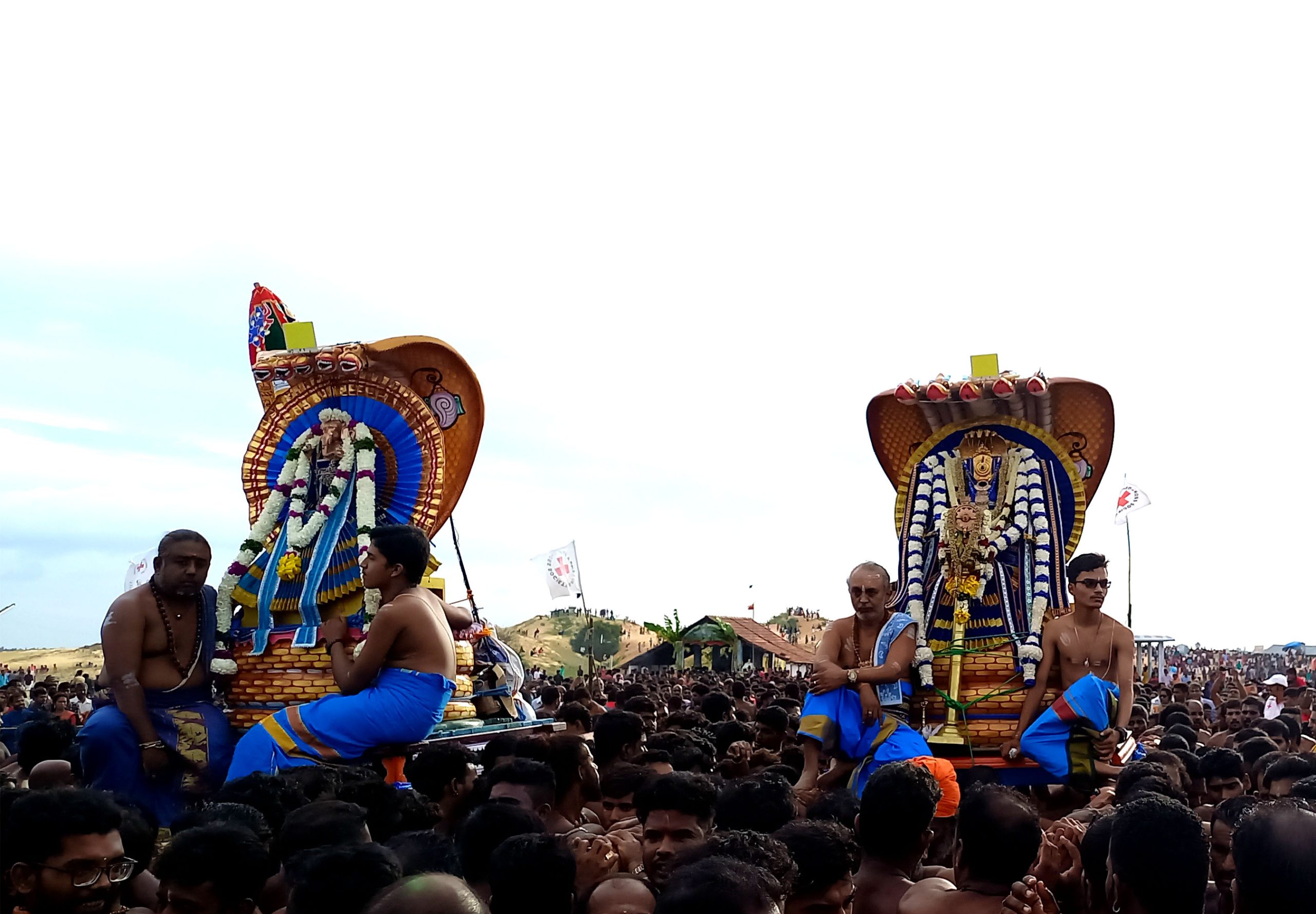 பக்தர்கள் புடைசூழ சிறப்பாக இடம்பெற்ற வல்லிபுரத்து ஆழ்வார் தீர்த்தம்