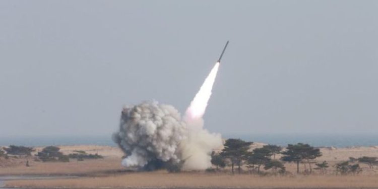 ரஷ்யாவில் தயாரிக்கப்பட்ட ஏவுகணை போலந்தில் விழுந்து இருவர் உயிரிழப்பு !