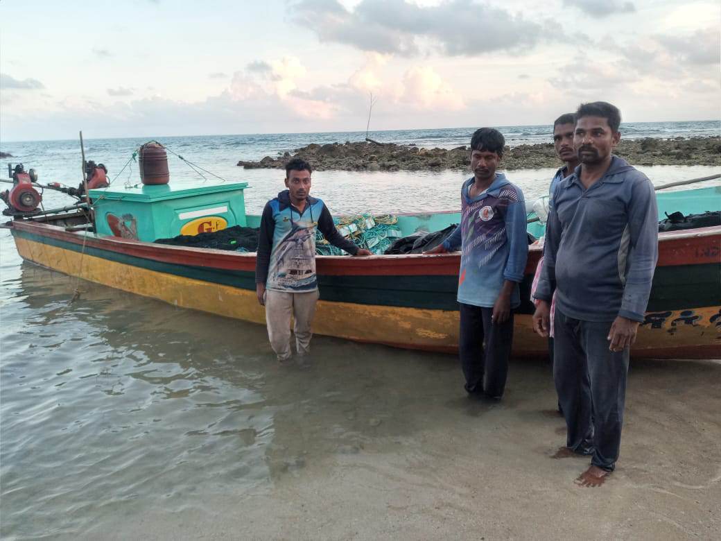 பொதுமக்களால் மீட்கப்பட்ட மீனவர்களை தமிழகத்திற்கு அனுப்ப நடவடிக்கை!