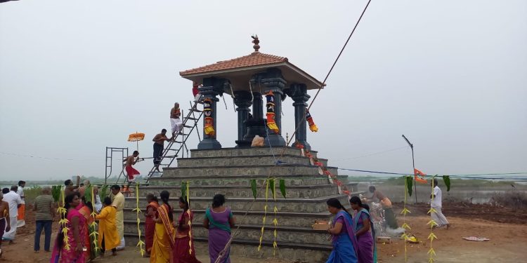 செம்மணி பகுதியில் ஏழு அடி உயரமான  சிவலிங்கம் பிரதிஷ்டை!