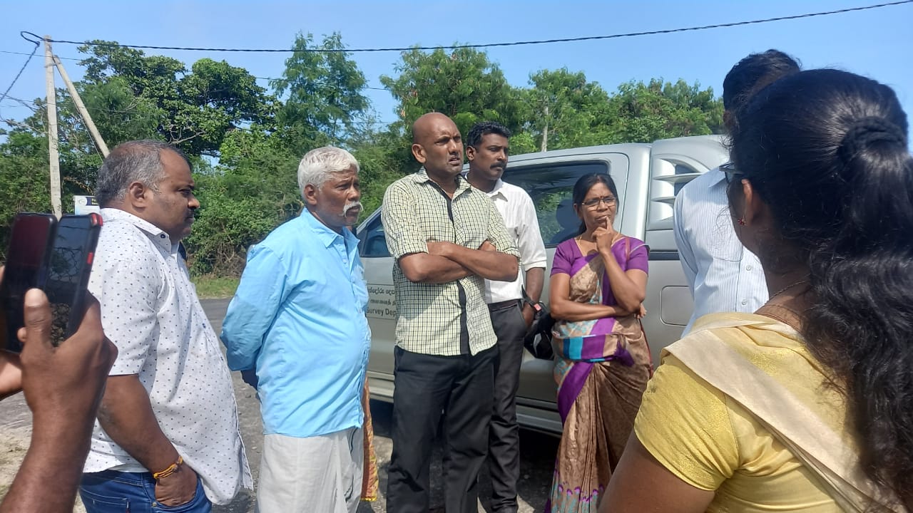நீலங்காடு பகுதியில் காணி சுவீகரிப்புக்கு எதிர்ப்பு!