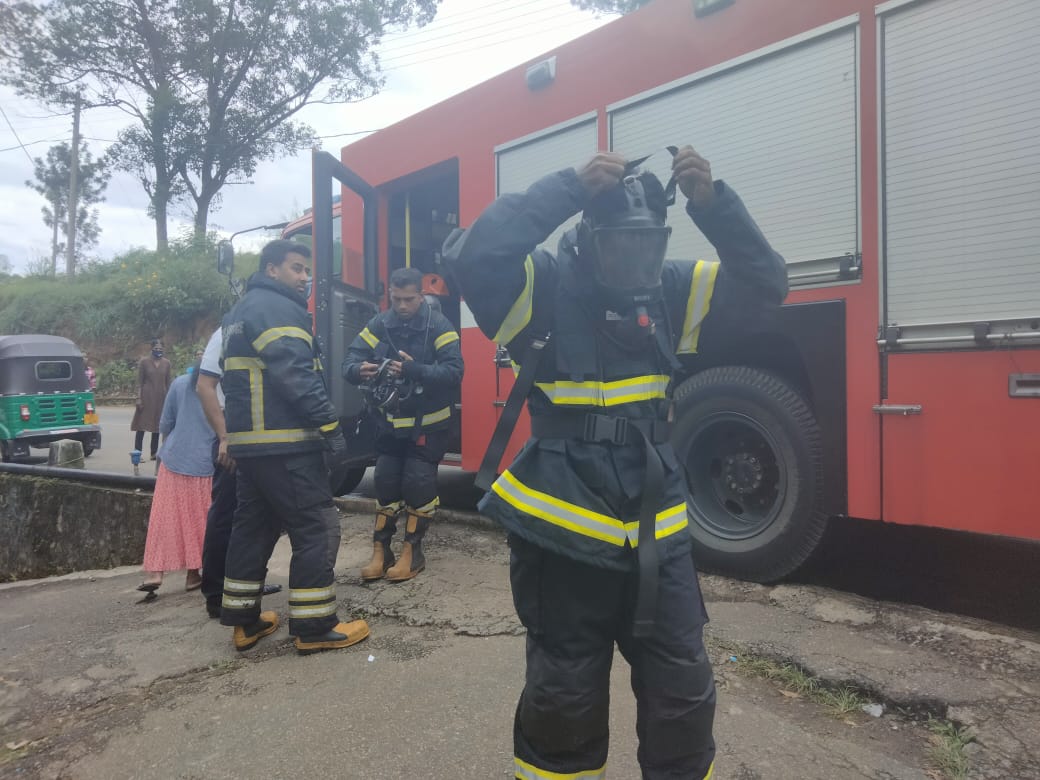 புஸ்ஸல்லாவ சரஸ்வதி மத்திய கல்லூரியில் இரசாயன கசிவு!